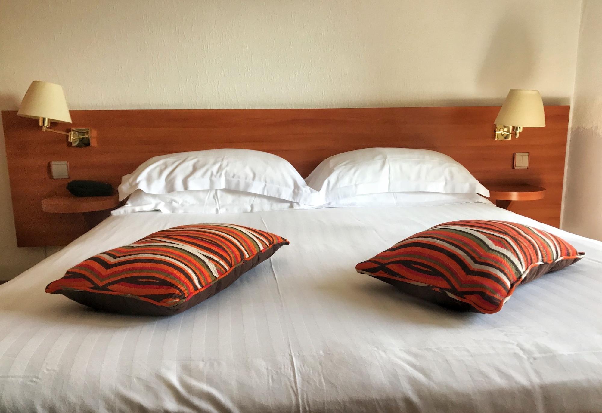 Hotel Colbert Saint-Jean-de-Luz Esterno foto